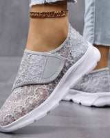 Sabyne – Sneaker Mit Blumenmuster Aus Spitze Und Klettverschluss in Grau