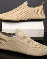 Dawood – Atmungsaktive Strick Slipper in Braun