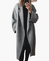 Laura | Damen Loose Fit Button Mantel im eleganten Design in Grau