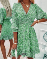 June | Schönes Kleid in Grün