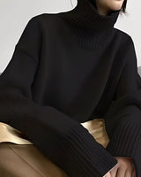Clementine - Damenpullover mit kuscheligem Rollkragen in Schwarz