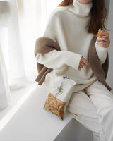 Clementine - Damenpullover mit kuscheligem Rollkragen in Weiß