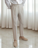 Kristian - Elegante Plisseehose mit Schnalle für Herren in Beige