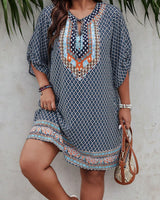 Weinlese | inspiriertes Kleid mit Zufallsmuster in Marineblau