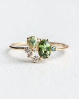 Natürlicher Peridot mit Zirkonring – Selene in Gold