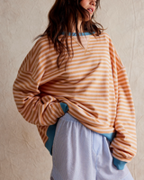 Anja | Damen Gestreifter Rundhals-Pullover für den Frühling in Orangefarbene Streifen