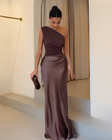 Keena - Elegantes Maxikleid in Braun