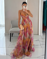 Lucinda - Elegantes und fließendes Maxikleid in Rot