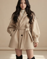 Penelope - Bequemer und stilvoller Mantel in Beige