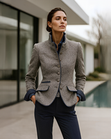 Valerie - Elegante Stehkragenjacke in Braun