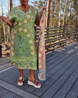 Toiana - Elegantes Midikleid mit V-Ausschnitt in Grün
