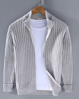 Nikolet | KnitZauber Strickjacke mit Reißverschluss in Grau