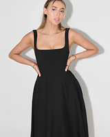 Julia - Elegantes Midikleid mit quadratischem Ausschnitt in Schwarz