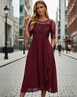 Victoria - Elegantes Sommerkleid mit Spitzen in Rot