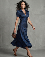 Theodora | Plissierter Taillenstreifen Midi-Kleid in Blau