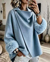 Mikila – Asymmetrische Jacke Aus Wollmischung Mit Kunstfellbesatz in Blau