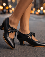 Anasty – Pumps Mit Schnürung Und Mittlerem Absatz in Schwarz