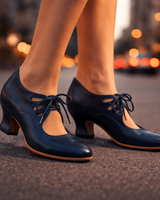 Anasty – Pumps Mit Schnürung Und Mittlerem Absatz in Blau