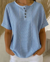 Selvara - gestreifte Bluse mit Knopfdetails in Marineblau