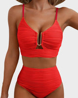 Clara | Zweiteiliger Bikini mit U-Bügel und Cut-Out in Rot