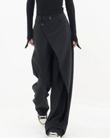 Nela – Hoch Taillierte Hose Mit Asymmetrischem Schnitt in Schwarz