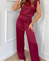 Ellie | Hoher Ausschnitt Weites Bein Jumpsuit in Weinrot