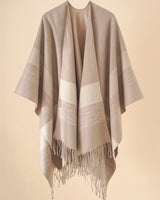 Kyrine - Poncho Schal Mit Fransen Und Geometrischem Muster in Kaffee