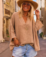 Lelina – Top mit V-Ausschnitt und Fledermausärmeln in Camel