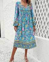 Saskia - Bequemes Kleid mit Blumenmuster und langen Ärmeln in Himmelblau