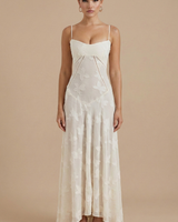 Damen Maxikleid mit Blumenmuster, Spaghettiträgern und taillierter Passform in Weiß