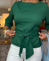 Shaniera – Stilvolles Oberteil Mit Bindegürtel in Grün