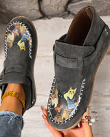 Viktoriy – Flache Stiefeletten mit Katzenmuster Und Schnalle in Grau