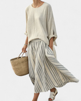 Aurora – bequeme Bluse und gestreifte Midi-Rock in Beige
