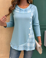 Lucynda – Geripptes Langarm Oberteil mit Print und Knopfdetails in Blau