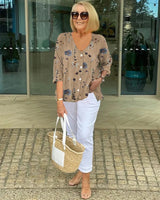 Dorothea | Elegante Blumenbluse in Khaki