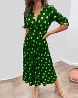 Bellamy - V-Ausschnitt Kleid mit Pünktchen in Grün