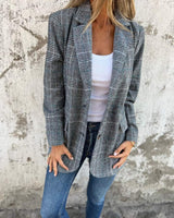 Basia – Stilvoller Winter Blazer Im Karomuster in Schwarz