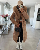 Damen Wintermantel | Lange Steppjacke | Warm Gefüttert | Kapuze mit Imitationsfell in Kamel