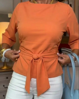 Shaniera – Stilvolles Oberteil Mit Bindegürtel in Orange