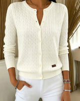 Kitija – Strickjacke im Zopfmuster Mit Knöpfen in Beige