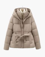 Isabella | Damen Winter Pufferjacke mit Gürtel und Warmem Futter in Beige