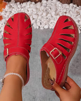 Alvena – Flache Sandalen mit Geschlossener Zehenpartie Ausschnitt Und Schnalle in Rot