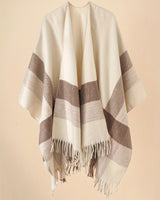 Kyrine - Poncho Schal Mit Fransen Und Geometrischem Muster in Beige