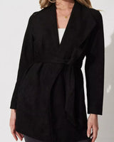 Weiche Wildlederjacke mit breitem Kragen - Celinne in Schwarz