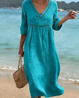 Quessia - Soft-Touch-Kleid mit V-Ausschnitt in Blau