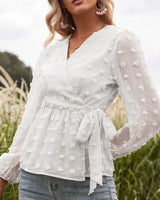 Athena |  Langärmelige Bluse mit V-Ausschnitt aus Spitze in Beige