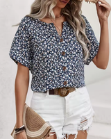 Amira | Luftige Bluse mit Blumenmuster & Holzknopf-Details in Dunkelblau
