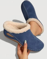 Achly – Plüsch Jeans Plateau Hausschuhe in Blau