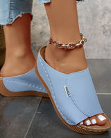 Isabelle | Komfortable Keil-Mule in Himmelblau