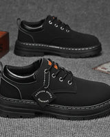 TRAVOR – Klassische Schnürschuhe Mit Runder Zehen in Schwarz